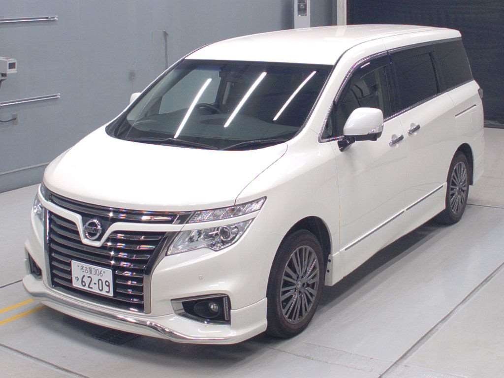 Nissan elgrand 2018